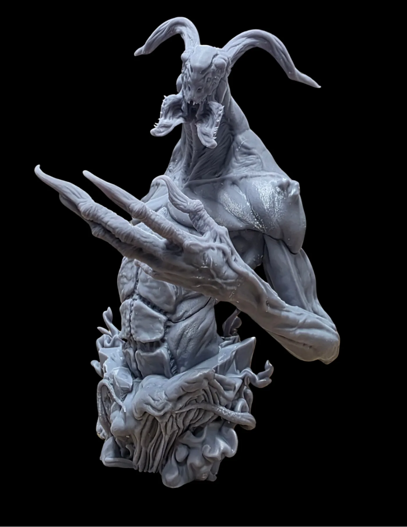 Void Mantis Bust, printed in resin