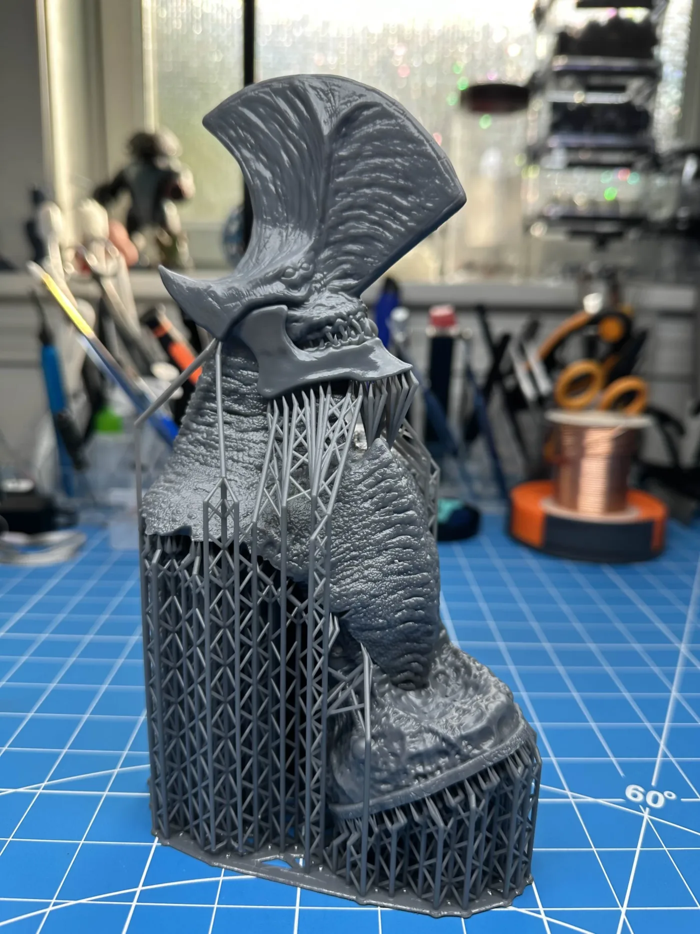 Trespasser Kaiju bust – Pacific Rim, straight off the plate